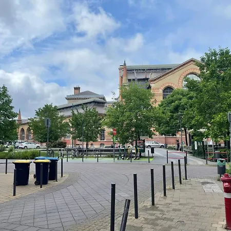 Urban Grand Hideaway