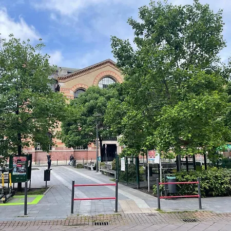 Urban Grand Hideaway